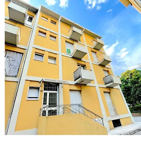 Casa Bea & Stefi דירה *